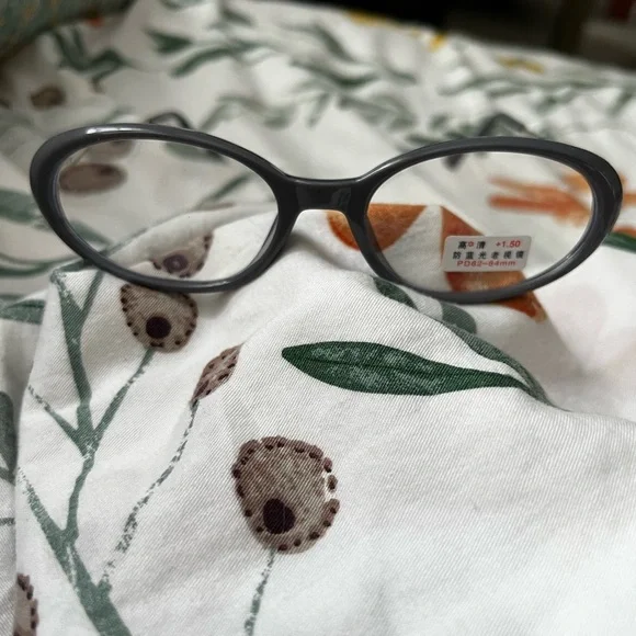 NEW Gray Women's Reading Glasses - Picture 2 of 4
